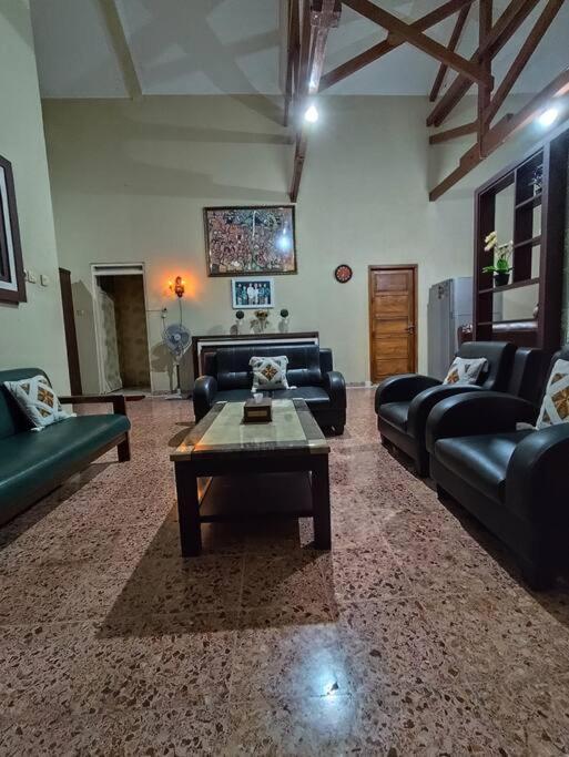 Niki Mawon Homestay Kejayan Exterior foto